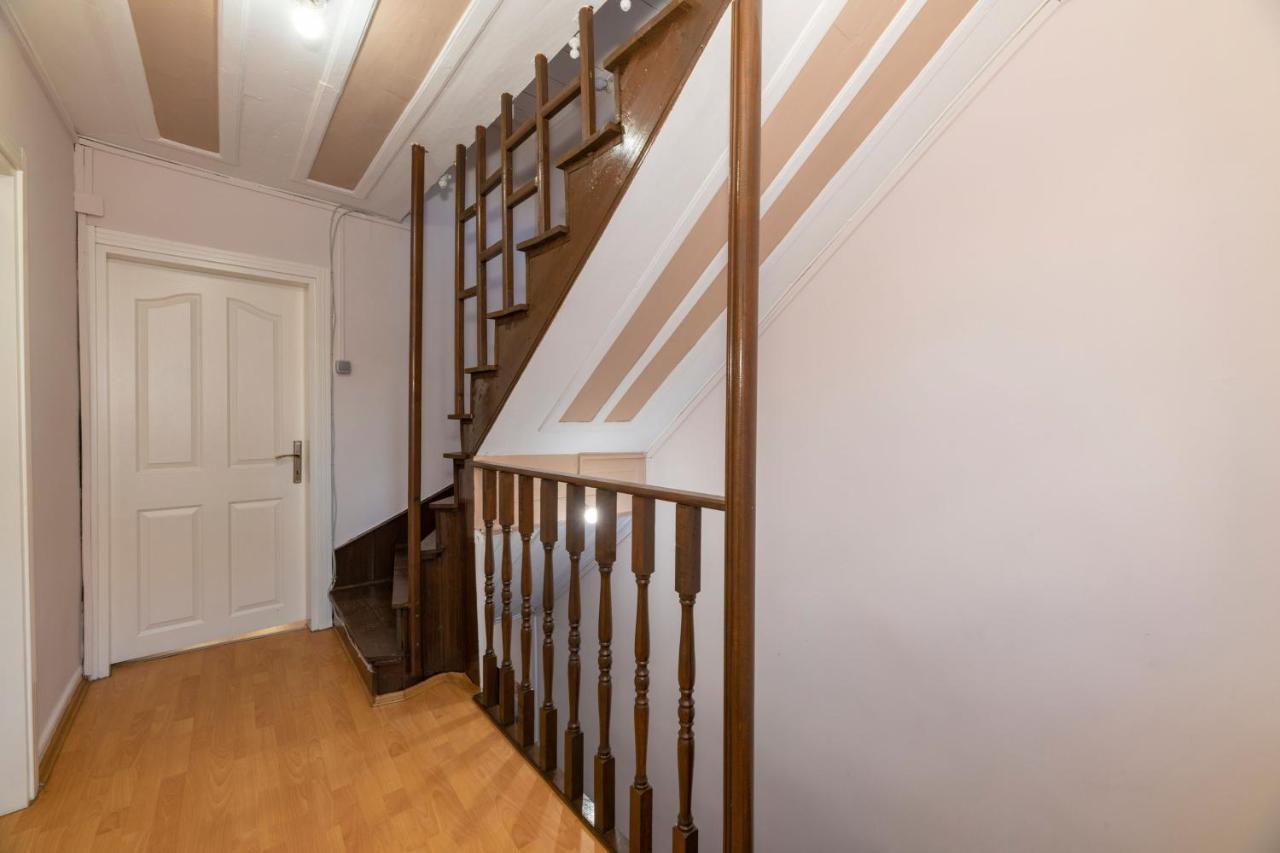 Taksim Wooden House Hostel Istanbul Ngoại thất bức ảnh