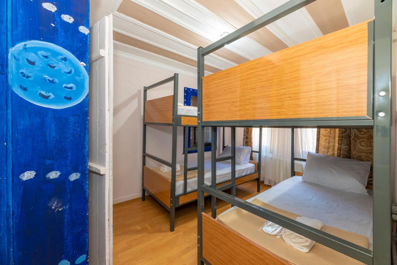Taksim Wooden House Hostel Istanbul Ngoại thất bức ảnh